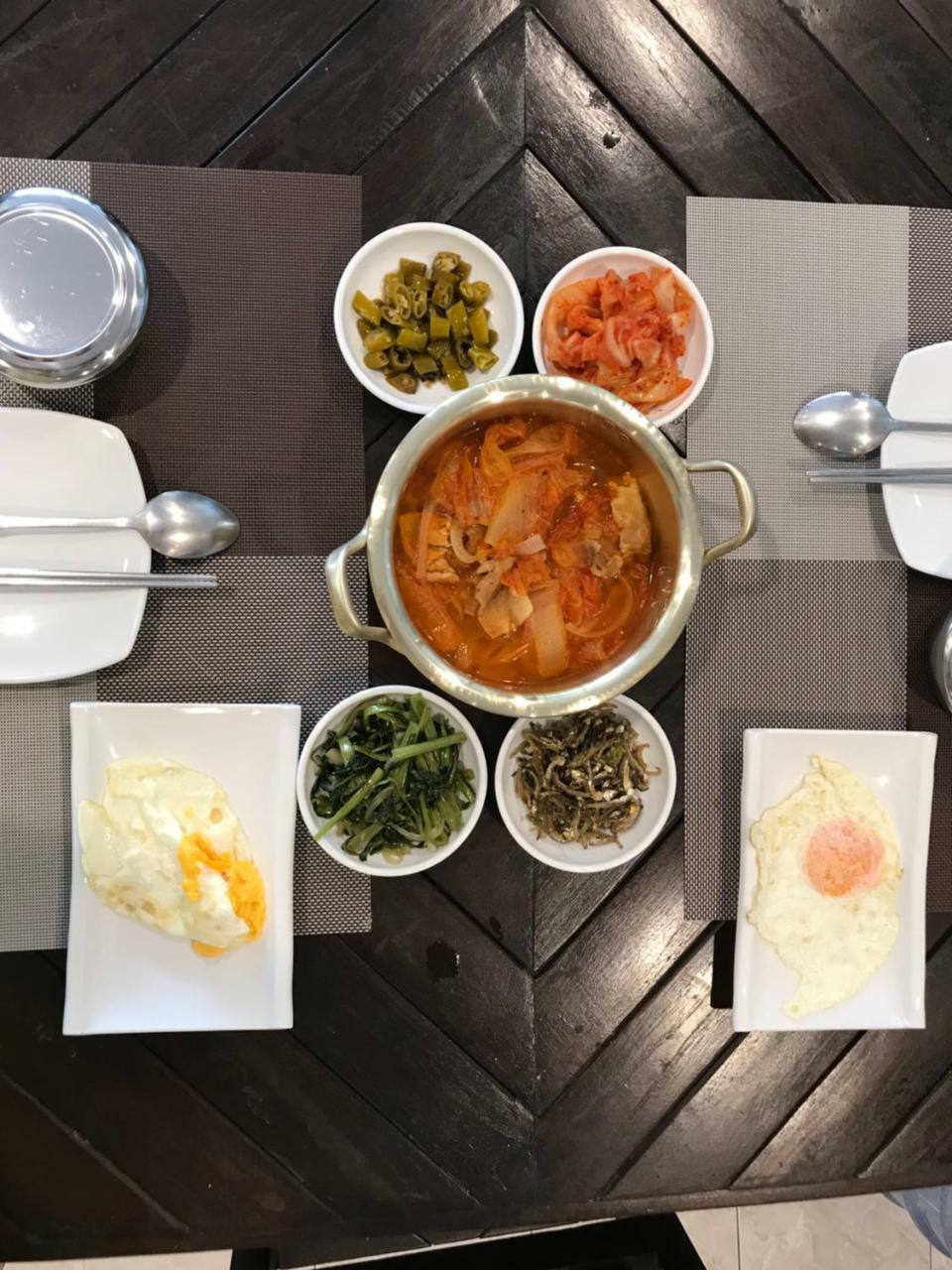 Som Guesthouse Patong Zewnętrze zdjęcie